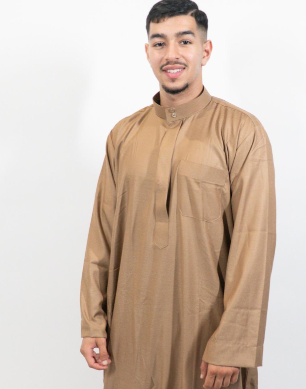 Qamis Homme Classique – Élégance et Simplicité
