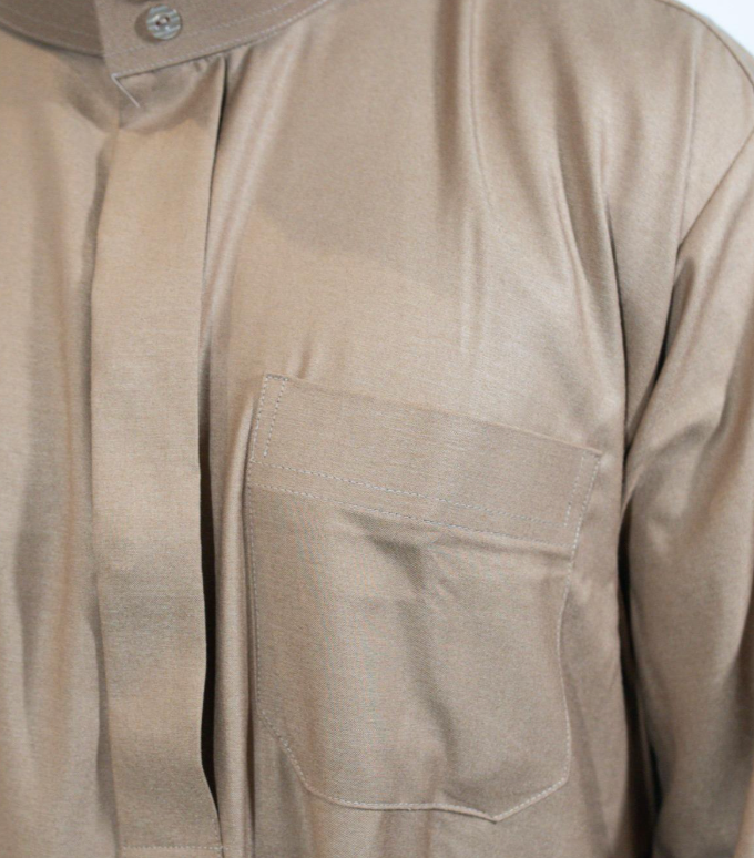 Qamis Homme Classique – Élégance et Simplicité