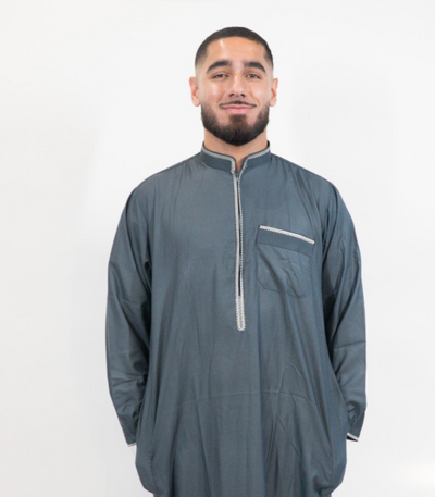 Qamis Homme Broderies Élégantes ( PLUSIEURS COLORIS DISPO)